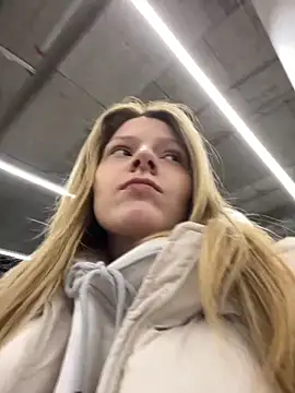 Snapshot of MaryHiggins chatting on 11-19-25, 08:03 MaryHiggins online show from 11-19-25, 08:03