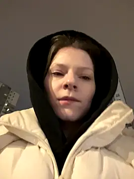 Snapshot of MaryHiggins chatting on 11-27-25, 08:33 MaryHiggins online show from 11-27-25, 08:33