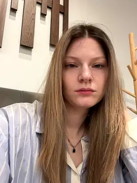 Snapshot of MaryHiggins chatting on 12-14-25, 07:58 MaryHiggins online show from 12-14-25, 07:58