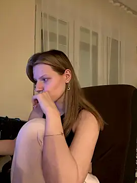 Snapshot of MaryHiggins chatting on 01-05-26, 05:27 MaryHiggins online show from 01-05-26, 05:27