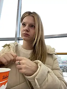 Snapshot of MaryHiggins chatting on 01-10-26, 12:40 MaryHiggins online show from 01-10-26, 12:40