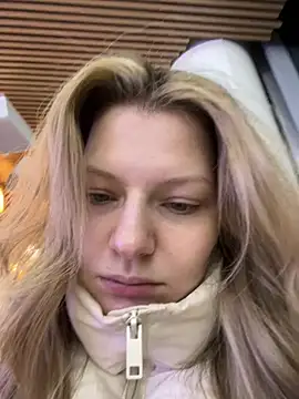 Snapshot of MaryHiggins chatting on 01-12-26, 04:56 MaryHiggins online show from 01-12-26, 04:56