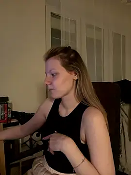 Snapshot of MaryHiggins chatting on 01-15-26, 07:06 MaryHiggins online show from 01-15-26, 07:06