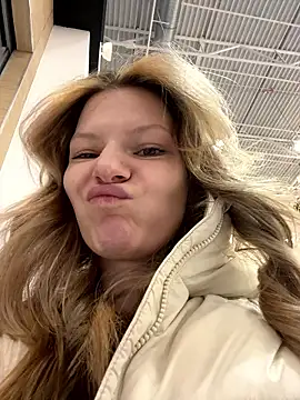 Snapshot of MaryHiggins chatting on 01-16-26, 01:59 MaryHiggins online show from 01-16-26, 01:59