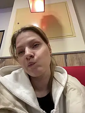 Snapshot of MaryHiggins chatting on 01-31-26, 07:11 MaryHiggins online show from 01-31-26, 07:11