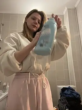 Snapshot of MaryHiggins chatting on 02-10-26, 10:03 MaryHiggins online show from 02-10-26, 10:03