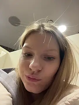 Snapshot of MaryHiggins chatting on 02-17-26, 01:07 MaryHiggins online show from 02-17-26, 01:07