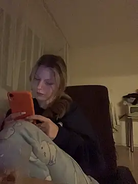 Snapshot of MaryHiggins chatting on 03-11-26, 12:38 MaryHiggins online show from 03-11-26, 12:38