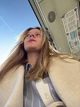 Snapshot of MaryHiggins chatting on 03-14-26, 09:26 MaryHiggins online show from 03-14-26, 09:26