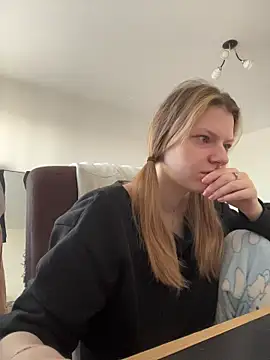 Snapshot of MaryHiggins chatting on 03-15-26, 05:35 MaryHiggins online show from 03-15-26, 05:35