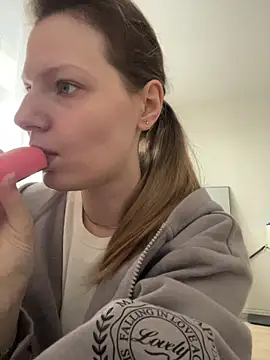 MaryHiggins online show from 04-25-26, 09:01