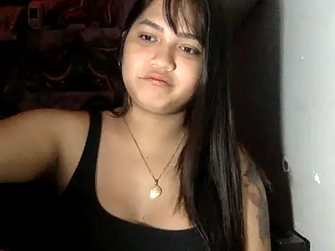 Snapshot of EmpressYna chatting on 04-14-26, 01:00 EmpressYna online show from 04-14-26, 01:00