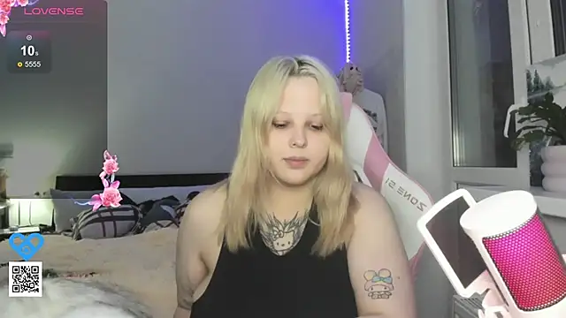 Snapshot of B_Ratz chatting on 09-21-25, 02:02 B Ratz online show from 09-21-25, 02:02