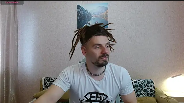 Snapshot of Aestheticguy101 chatting on 05-18-26, 01:17 Aestheticguy101 online show from 05-18-26, 01:17
