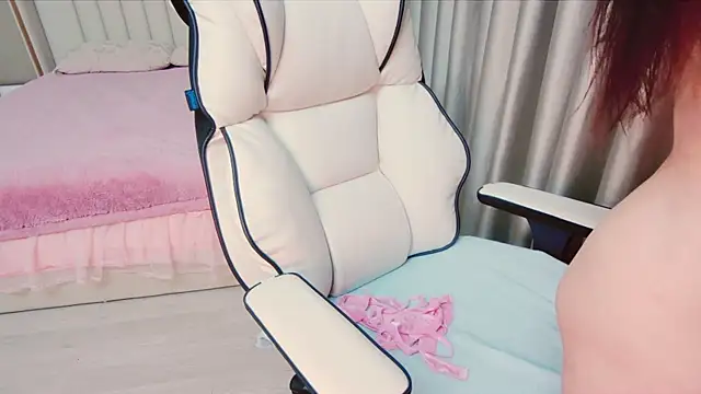 Girl  Funny online show from 12-26-24, 05:08