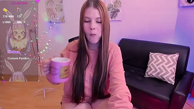 Snapshot of MillySandlerr chatting on 02-20-25, 03:19 MillySandlerr online show from 02-20-25, 03:19