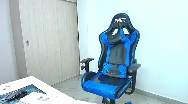 sophiax-x online show from 12-26-24, 03:53