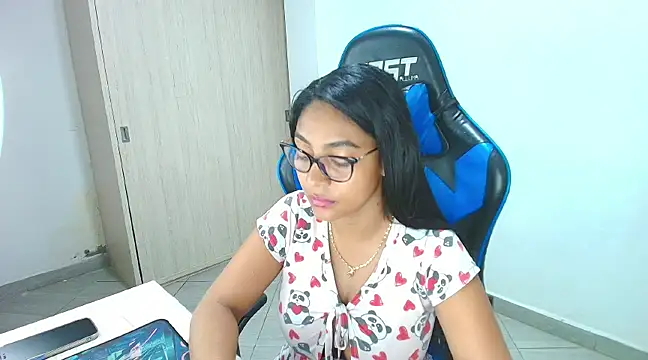 sophiax-x online show from 02-08-25, 12:39