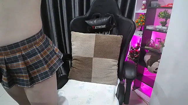 Snapshot of Yuki-yio chatting on 03-14-25, 01:27 Yuki-yio online show from 03-14-25, 01:27