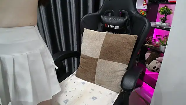 Snapshot of Yuki-yio chatting on 03-19-25, 01:21 Yuki-yio online show from 03-19-25, 01:21