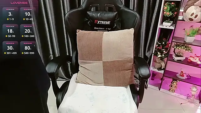 Snapshot of Yuki-yio chatting on 01-17-26, 01:21 Yuki-yio online show from 01-17-26, 01:21