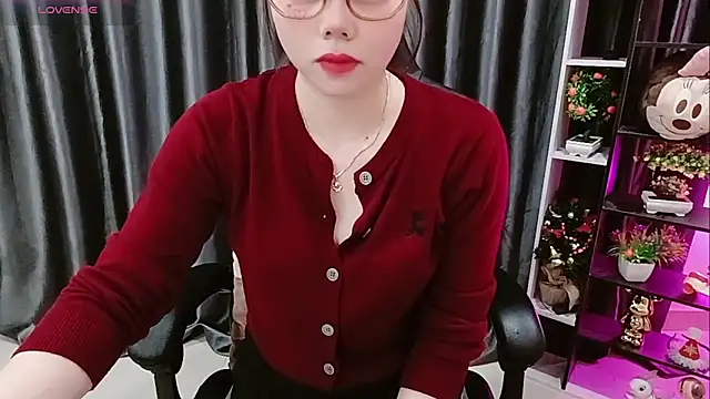 Snapshot of Yuki-yio chatting on 02-25-26, 01:15 Yuki-yio online show from 02-25-26, 01:15