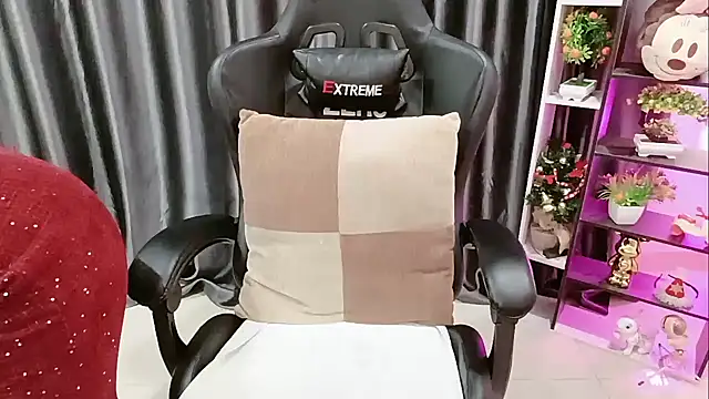 Snapshot of Yuki-yio chatting on 02-27-26, 01:16 Yuki-yio online show from 02-27-26, 01:16