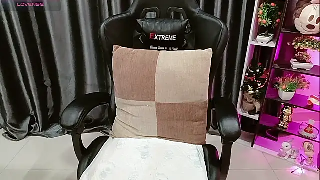 Snapshot of Yuki-yio chatting on 02-28-26, 10:55 Yuki-yio online show from 02-28-26, 10:55