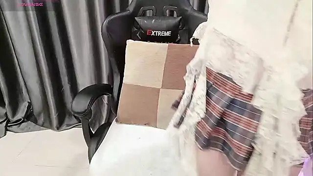 Yuki-yio online show from 04-16-26, 01:17