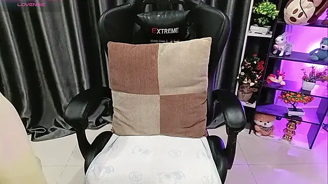 Yuki-yio online show from 04-26-26, 12:52