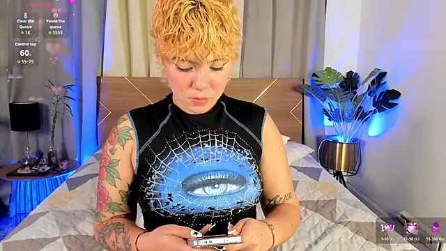 Amy art online show from 01-18-26, 06:23