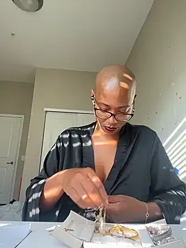 HoneyDripHer online show from 11-05-25, 01:44