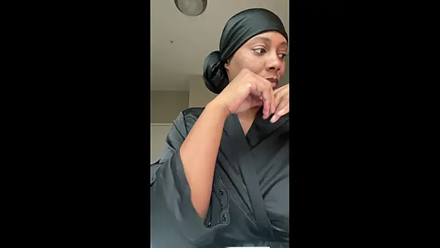 HoneyDripHer online show from 11-18-25, 06:23