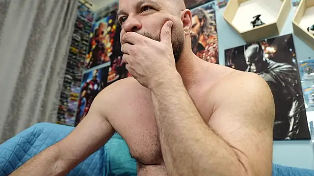 Snapshot of Muscle_Bear chatting on 10-31-25, 05:41 Muscle Bear online show from 10-31-25, 05:41