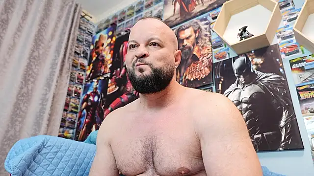 Snapshot of Muscle_Bear chatting on 02-21-26, 06:36 Muscle Bear online show from 02-21-26, 06:36