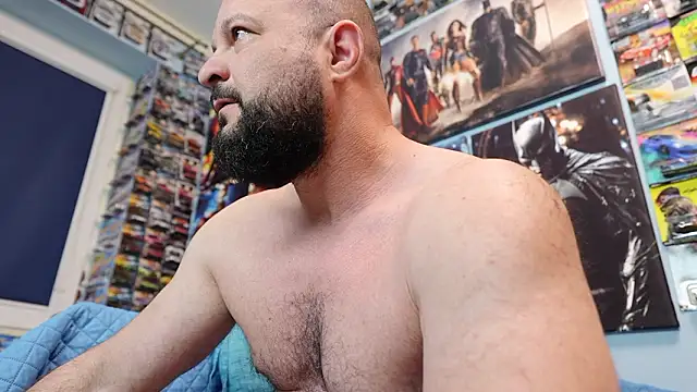Snapshot of Muscle_Bear chatting on 03-15-26, 06:30 Muscle Bear online show from 03-15-26, 06:30