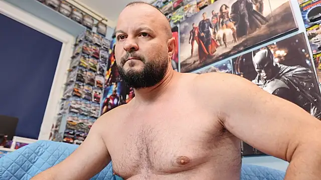 Snapshot of Muscle_Bear chatting on 06-15-26, 06:04 Muscle Bear online show from 06-15-26, 06:04