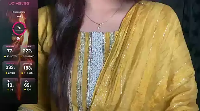 Snapshot of Sizzling__ZAARA chatting on 12-22-24, 06:39 Sizzling ZAARA online show from 12-22-24, 06:39