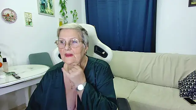 Snapshot of Selenna57 chatting on 01-05-26, 06:55 Selenna57 online show from 01-05-26, 06:55