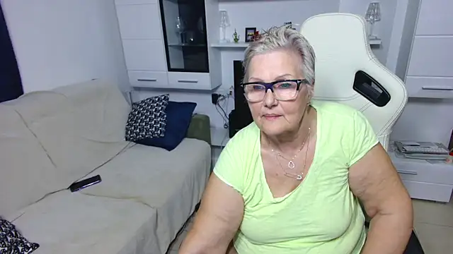 Selenna57 online show from 04-19-26, 05:01