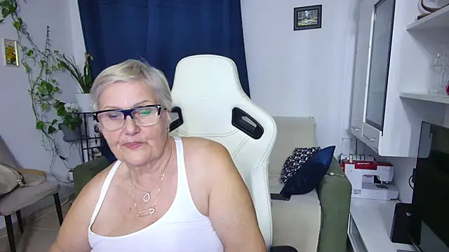 Selenna57 online show from 04-20-26, 05:48