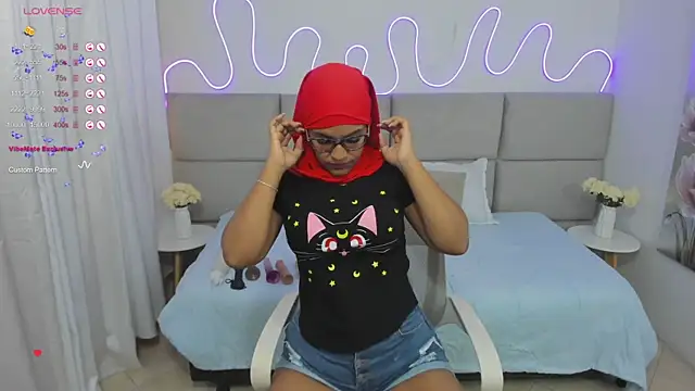 nashiira  online show from 02-06-25, 07:18