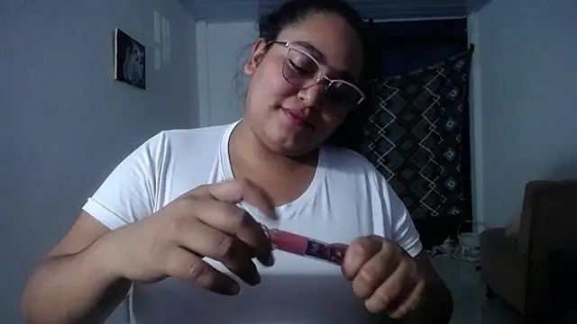 Snapshot of sirena_15 chatting on 11-11-25, 06:24 sirena 15 online show from 11-11-25, 06:24