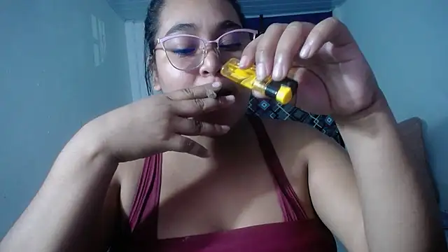 Snapshot of sirena_15 chatting on 01-12-26, 05:34 sirena 15 online show from 01-12-26, 05:34