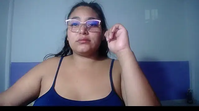Snapshot of sirena_15 chatting on 05-04-26, 05:25 sirena 15 online show from 05-04-26, 05:25