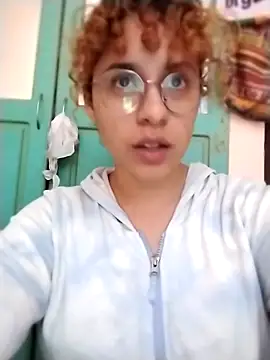 Snapshot of EmmaMelissa0521 chatting on 10-31-25, 10:00 EmmaMelissa0521 online show from 10-31-25, 10:00