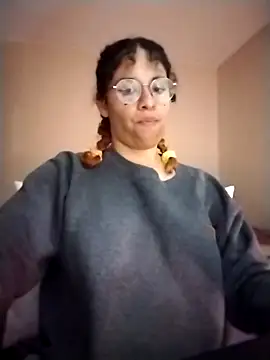 Snapshot of EmmaMelissa0521 chatting on 03-07-26, 01:02 EmmaMelissa0521 online show from 03-07-26, 01:02