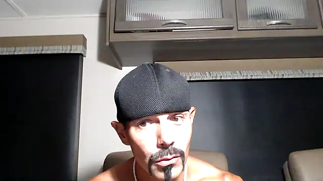 Snapshot of ThickD2C chatting on 05-01-26, 11:20 ThickD2C online show from 05-01-26, 11:20