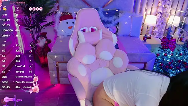 Snapshot of shanon- chatting on 12-01-25, 06:24 shanon- online show from 12-01-25, 06:24