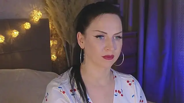 lily conor online show from 12-14-24, 03:25